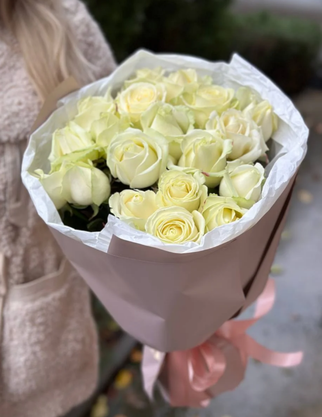 19 Roses Variety Avalanche