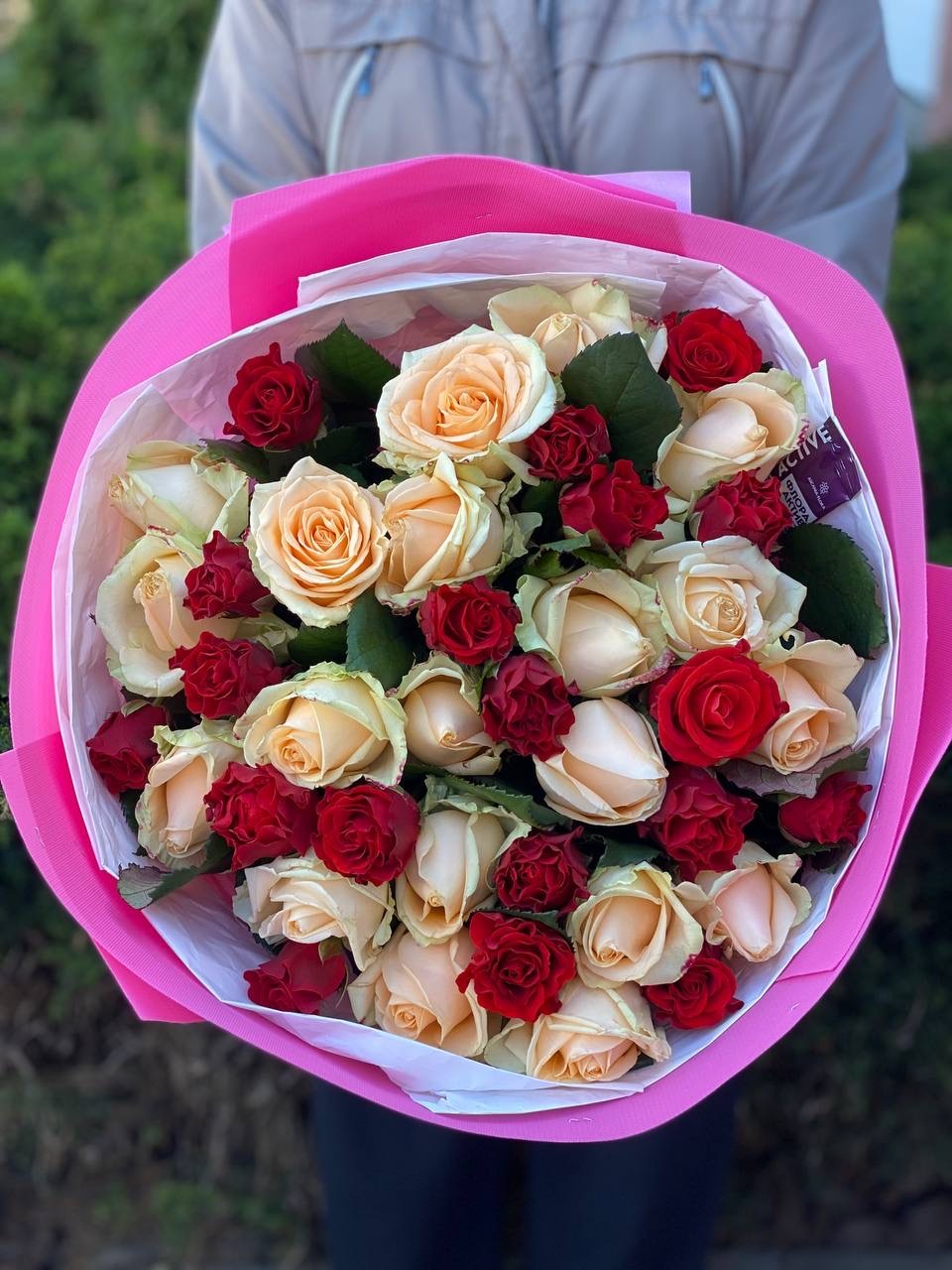 39 Roses Varieties El Toro and Peach Avalanche