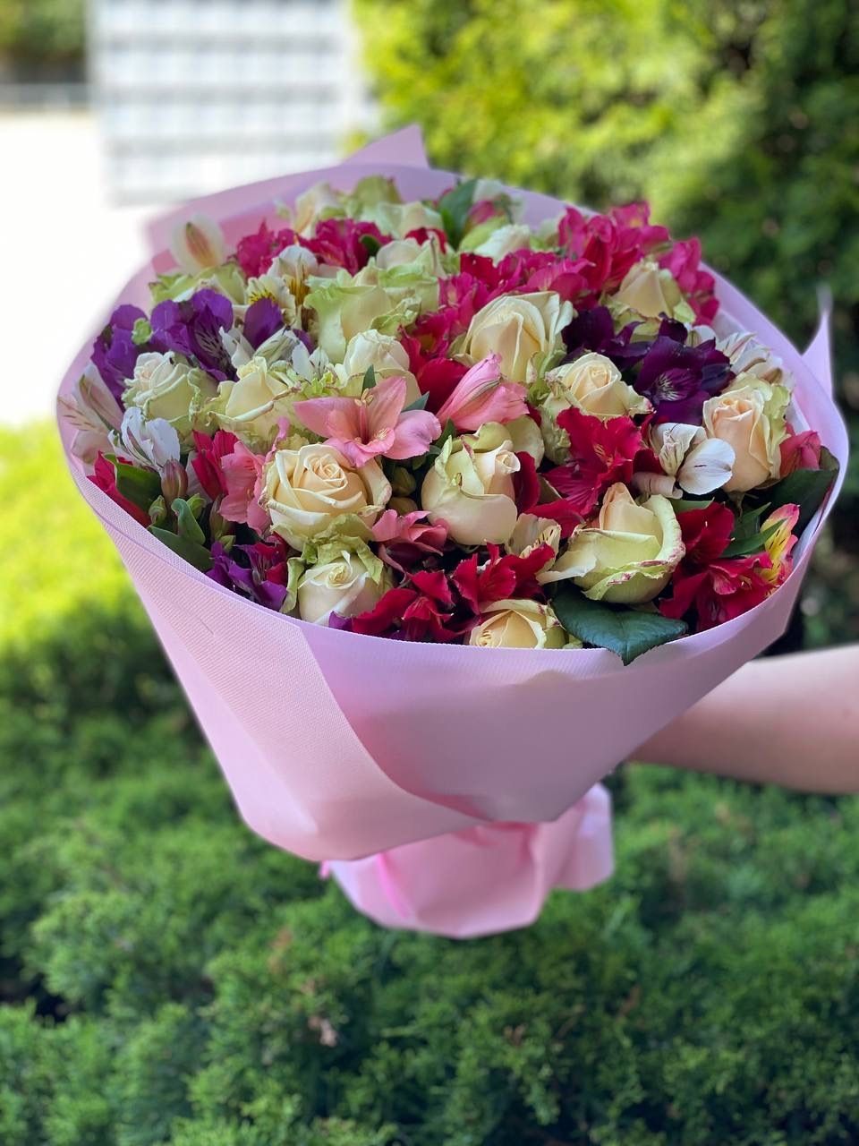 Bouquet of 39 stems Vanda variety and Alstroemeria