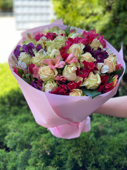 Bouquet of 39 stems Vanda variety and Alstroemeria