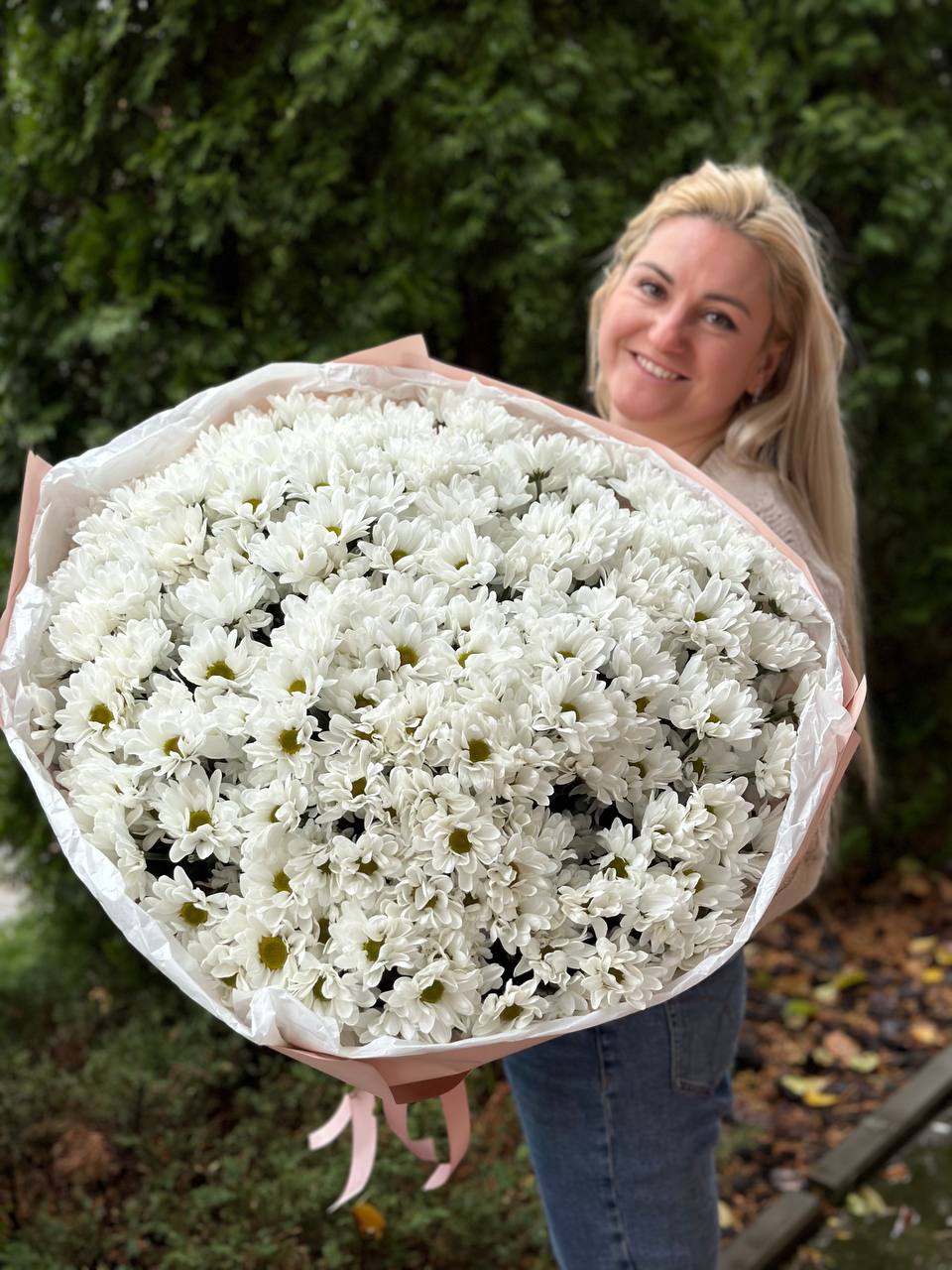 NEW PACKAGING 49 spray chrysanthemums (variety White daisy-like)
