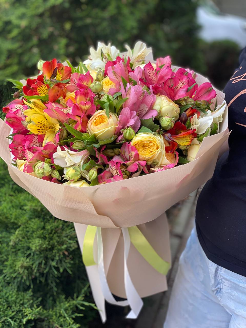 Bouquet of 39 stems Peony variety and Alstroemeria