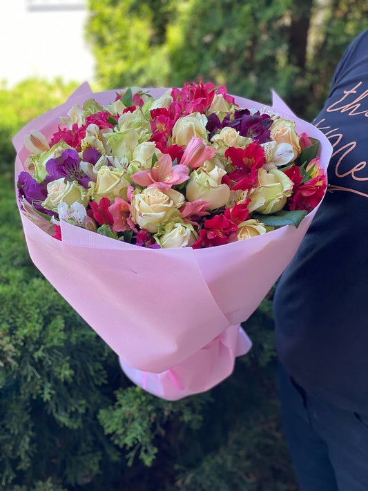 Bouquet of 39 stems Vanda variety and Alstroemeria