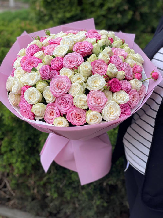 101 Spray Roses (Varieties Tanja, Lavender, Lavender Lace)