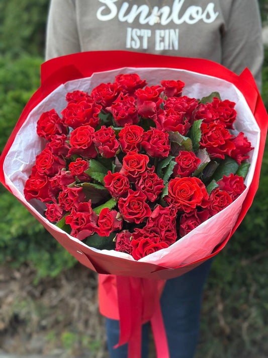 51 roses of the El Toro variety