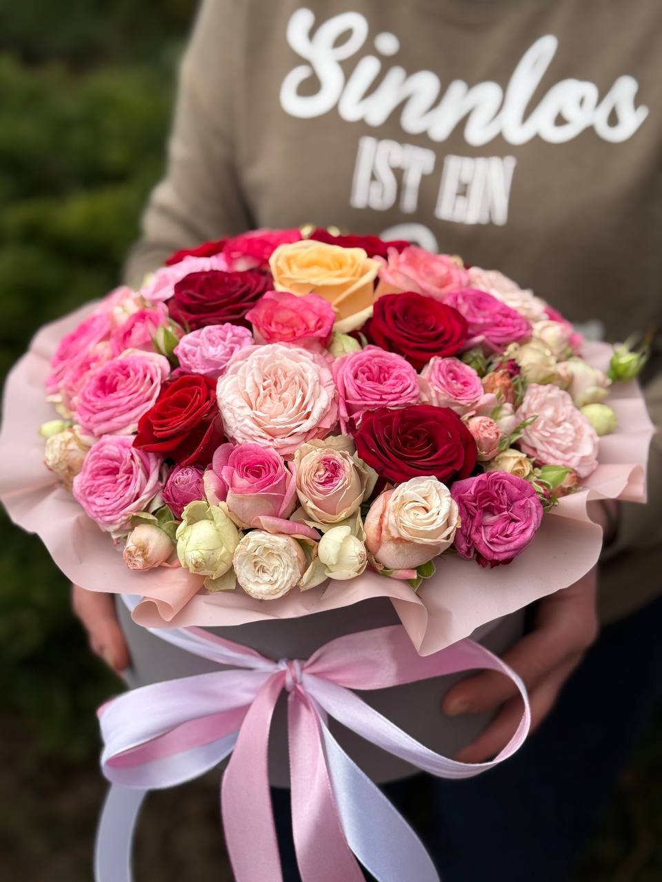 Flowers in a hat box, size M