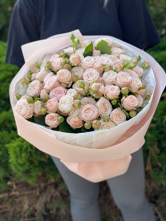 51 Peony-Shaped Roses of the Bombastic Variety