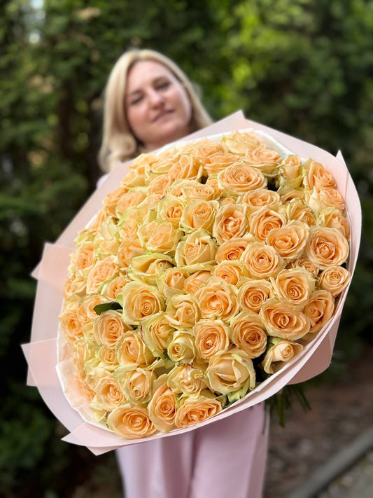 101 Peach Avalanche Roses
