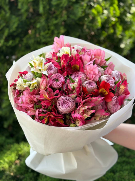 Bouquet of 39 stems Lavender variety and Alstroemeria