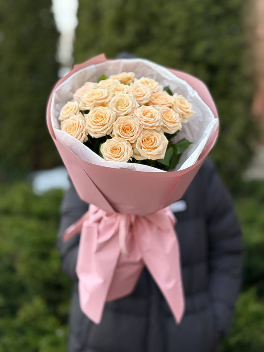 19 spray peony-shaped roses Tania