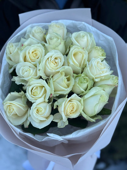19 Roses Variety Avalanche