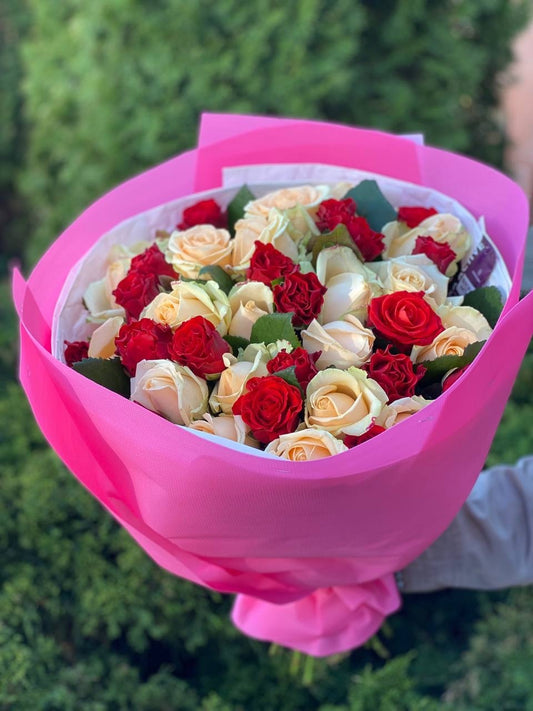 39 Roses Varieties El Toro and Peach Avalanche