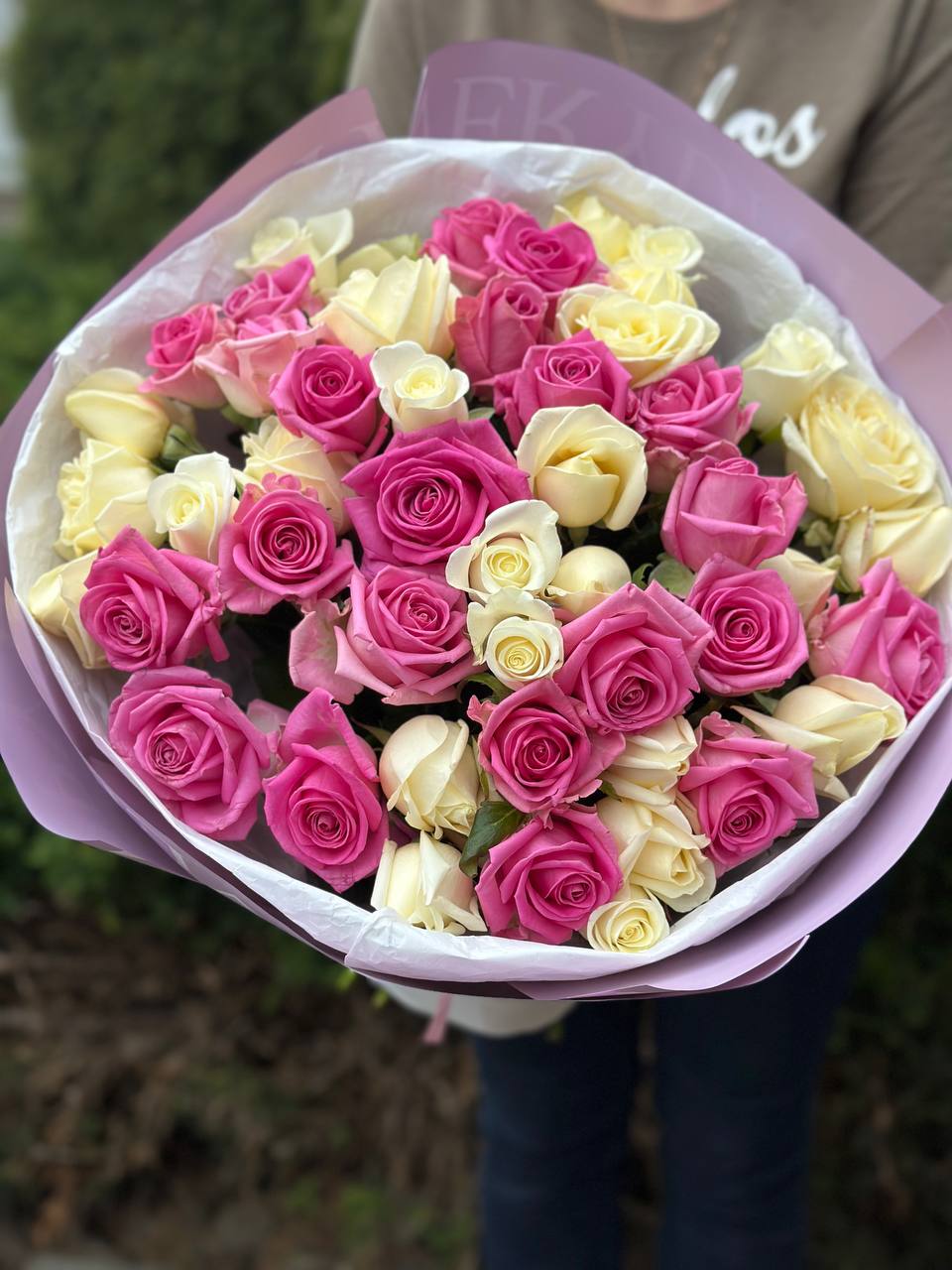 39 Roses Varieties White and Aqua