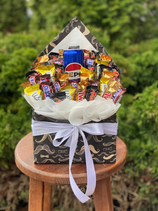 Box envelope with Pepsi and Snickers, size M