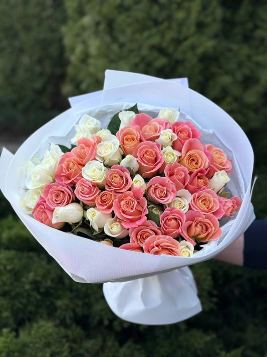 51 roses of the Miss Piggy and Beluga varieties