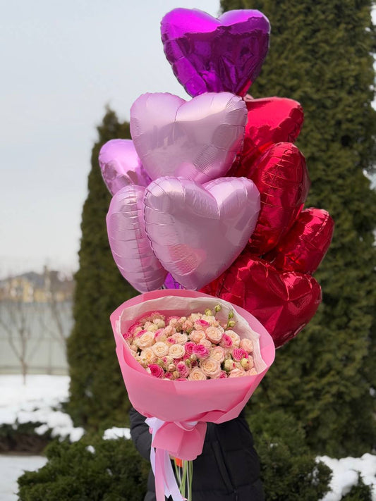 39 roses, 40 cm (Bombastic and Gelato varieties) + 10 foil hearts Updated packaging
