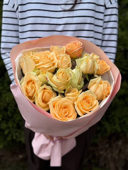 19 roses variety Peach Avalanche