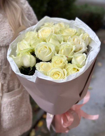 19 Roses Variety Avalanche