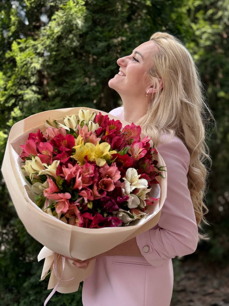 Bouquet of 39 stems Alstroemerias