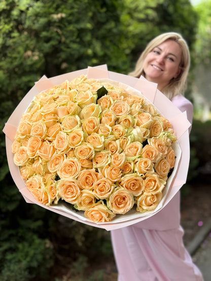 101 Peach Avalanche Roses