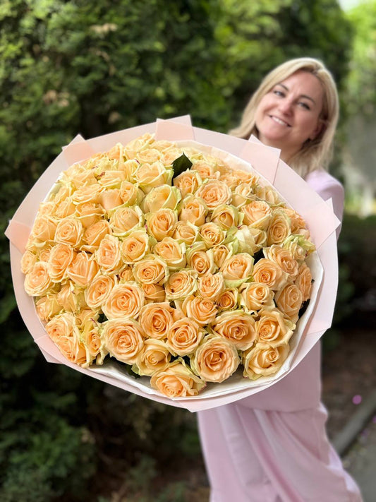 101 Peach Avalanche Roses