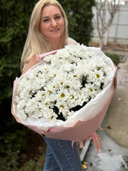 NEW PACKAGING 19 spray chrysanthemums (variety White daisy-like)
