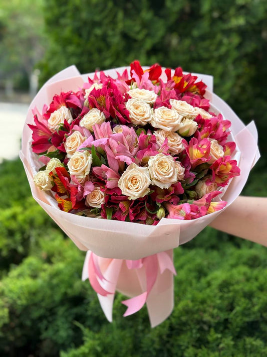 Bouquet of 39 stems Tania variety and Alstroemeria