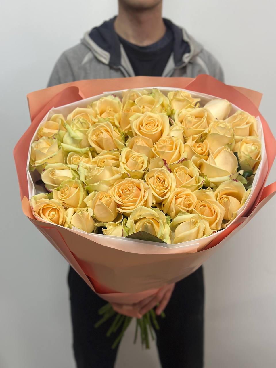 39 Roses Variety Peach Avalanche