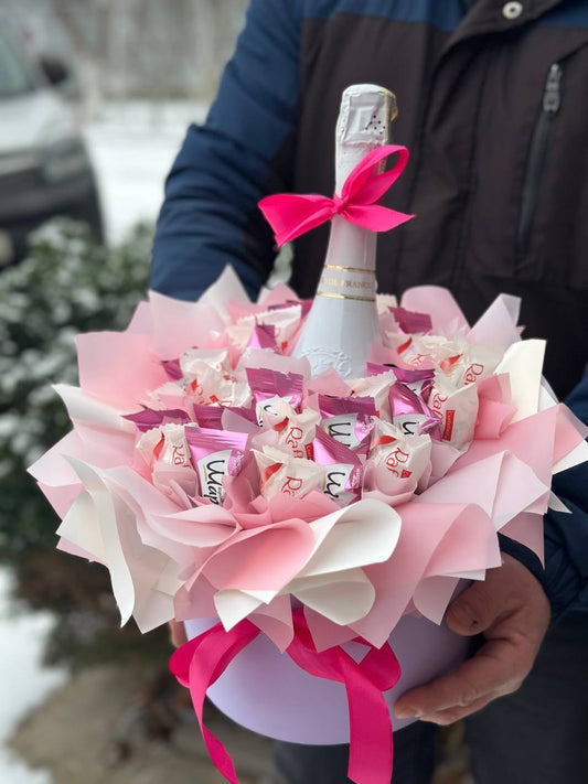 Gift box size M (chocolates and festive drink)

