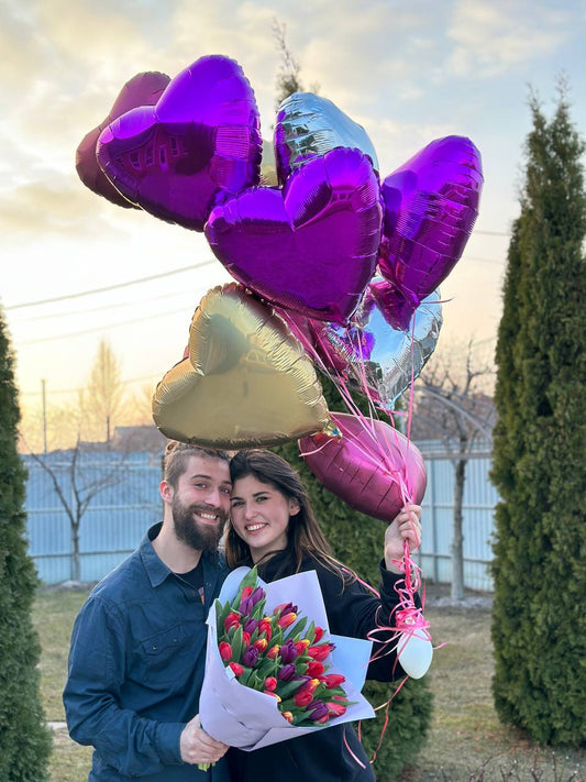 Set of 49 tulips + 10 assorted foil hearts 🎈
