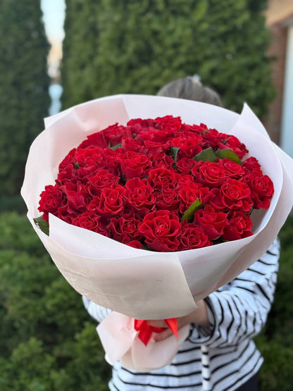 51 roses of the El Toro variety