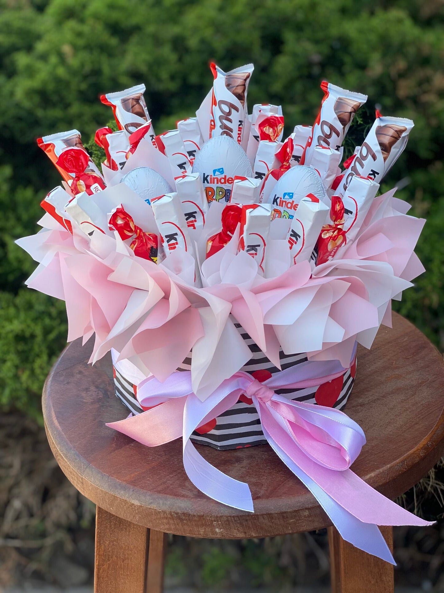 Box with Kinder chocolates and Kinder Joy, size M