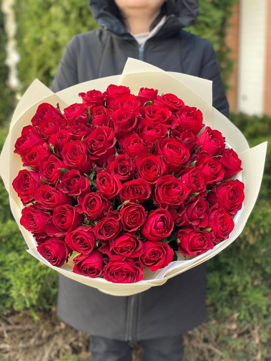 51 roses of the Grand Prix variety