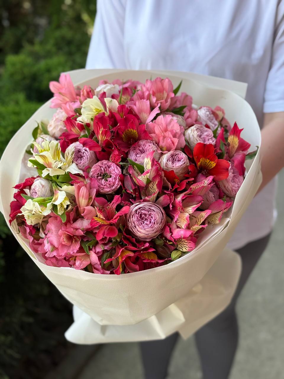 Bouquet of 39 stems Lavender variety and Alstroemeria