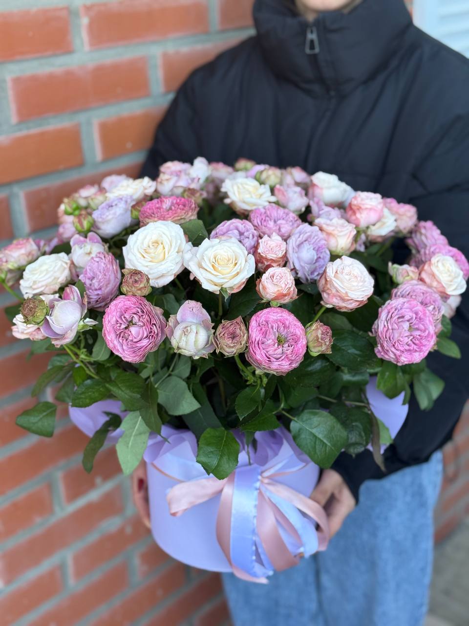 Hat Box size XL 51 Roses (Variety Bombastic, Lavender)

