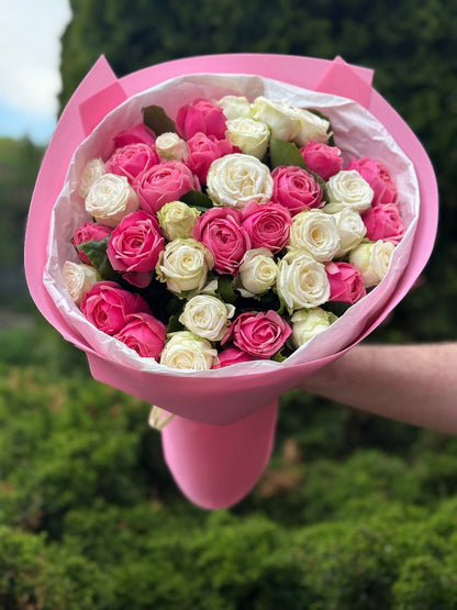 39 Peony Roses Varieties Miss Bombastic and Light