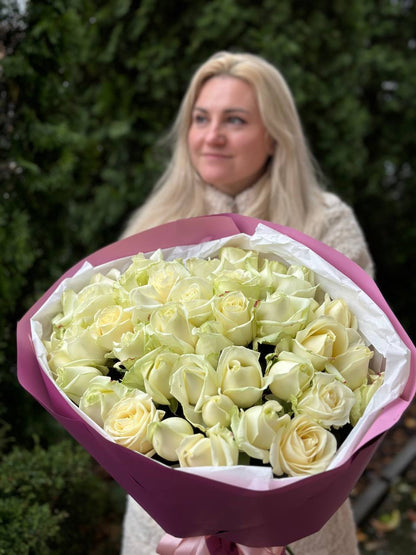 39 Roses Variety Avalanche
